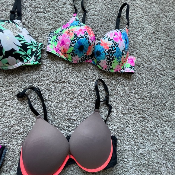 Victoria’s Secret Pink Push Up Bra Bundle Size 34B - Picture 5 of 6